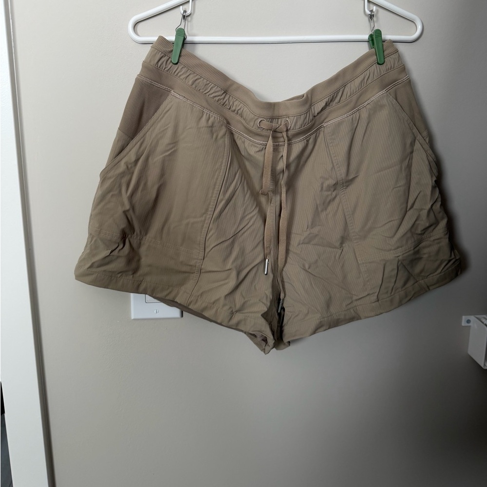 Lululemon Dance Studio High-Rise Short 3.5"